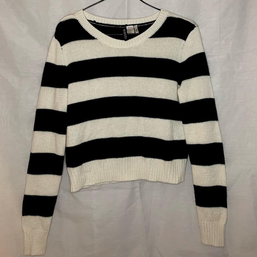 Black and White Knitted Sweatshirt from H&M in XS